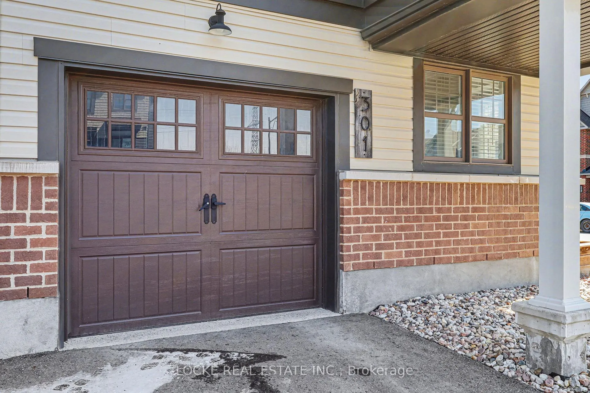 Photo 3 of 301 Citrine Street, Ottawa, Avalon West — HOMEH