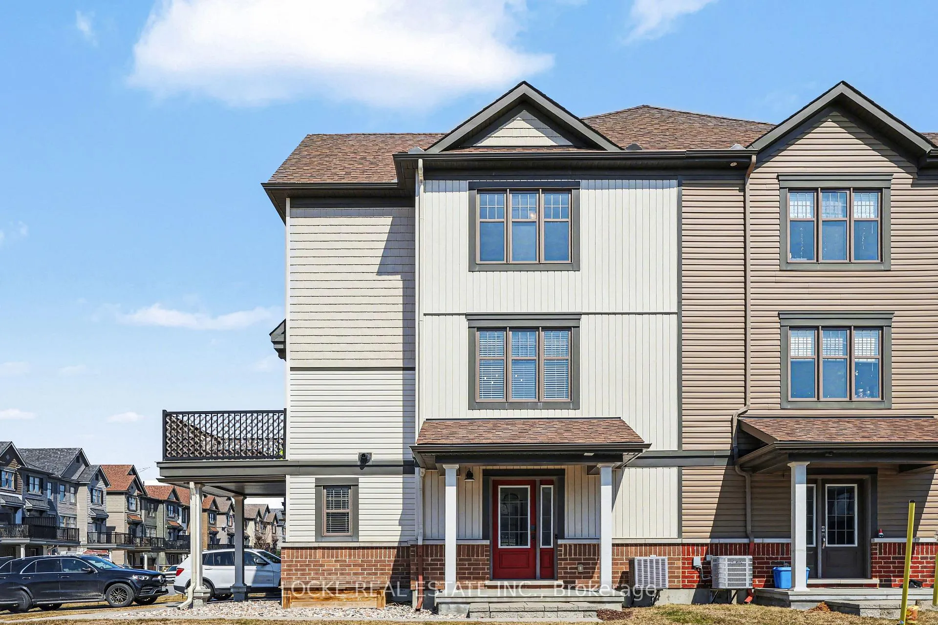 Photo 4 of 301 Citrine Street, Ottawa, Avalon West — HOMEH