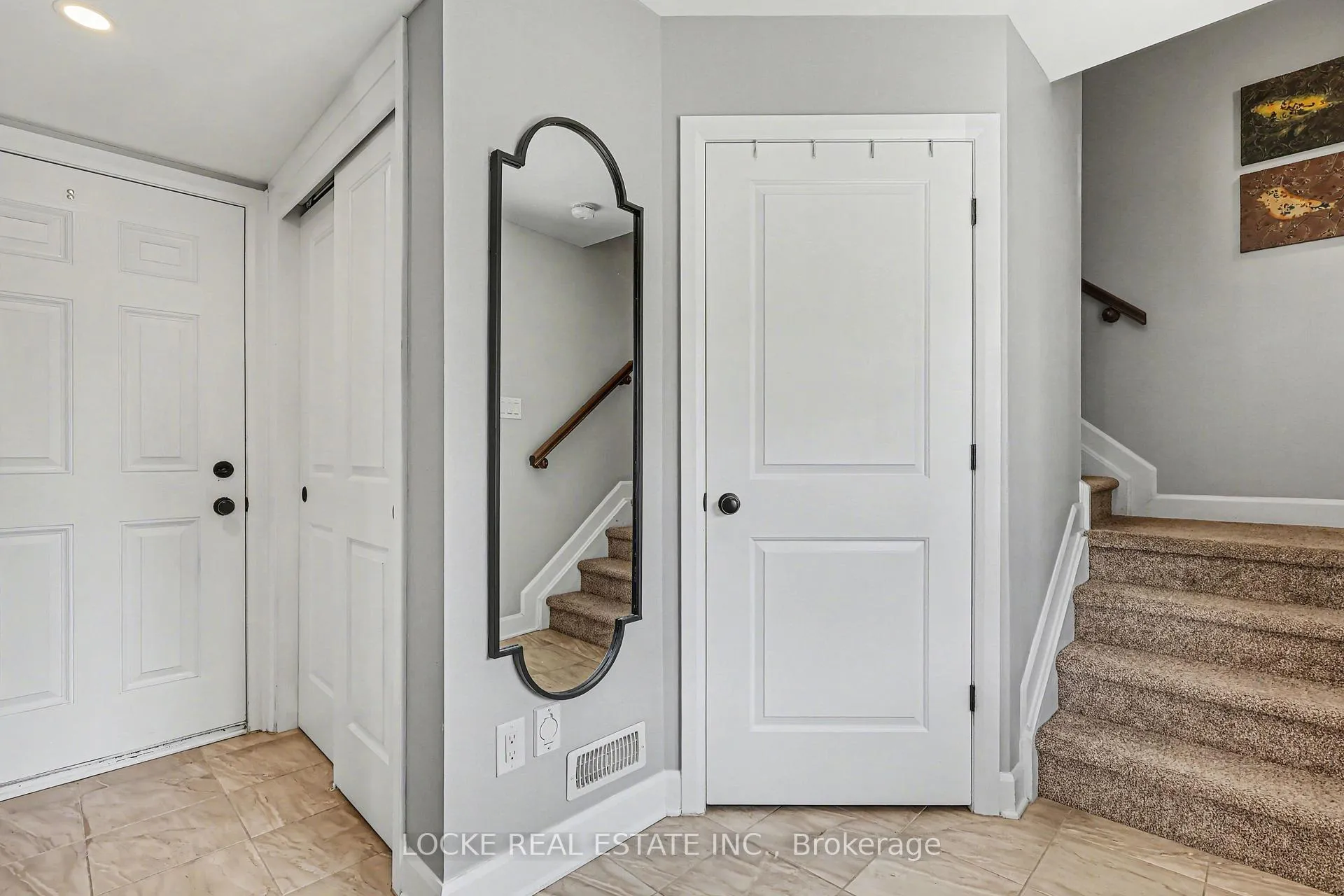 Photo 7 of 301 Citrine Street, Ottawa, Avalon West — HOMEH