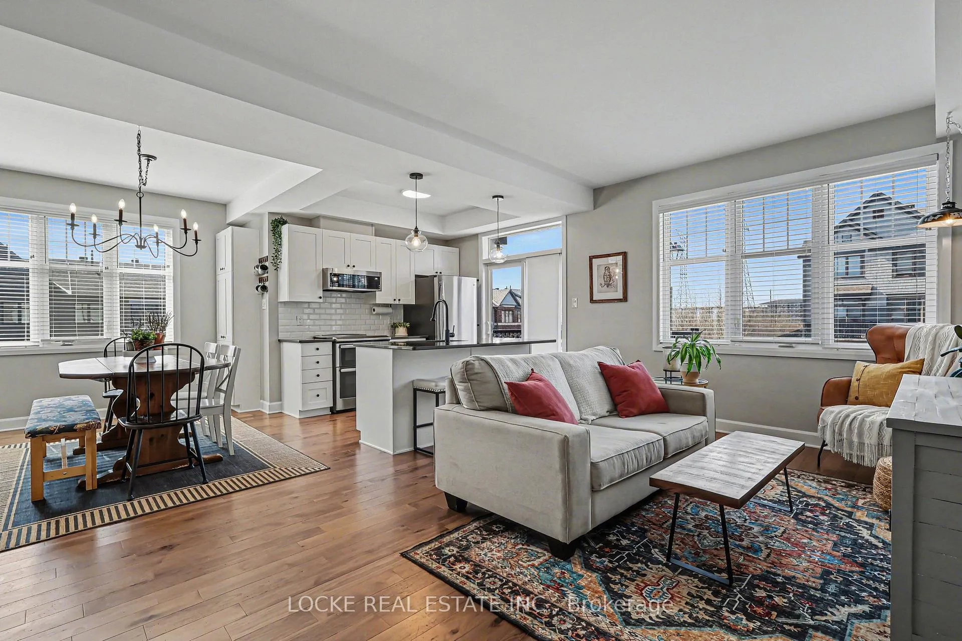 Photo 9 of 301 Citrine Street, Ottawa, Avalon West — HOMEH