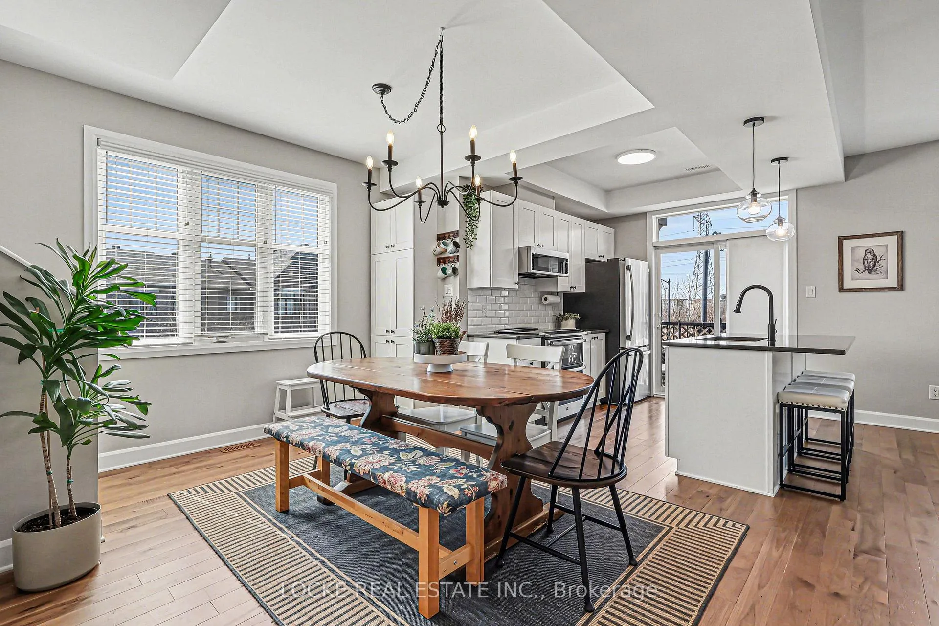 Photo 13 of 301 Citrine Street, Ottawa, Avalon West — HOMEH