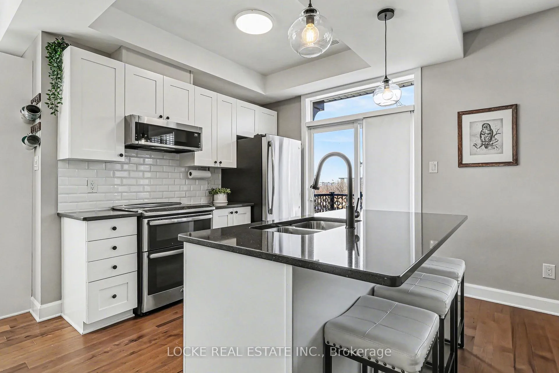 Photo 15 of 301 Citrine Street, Ottawa, Avalon West — HOMEH