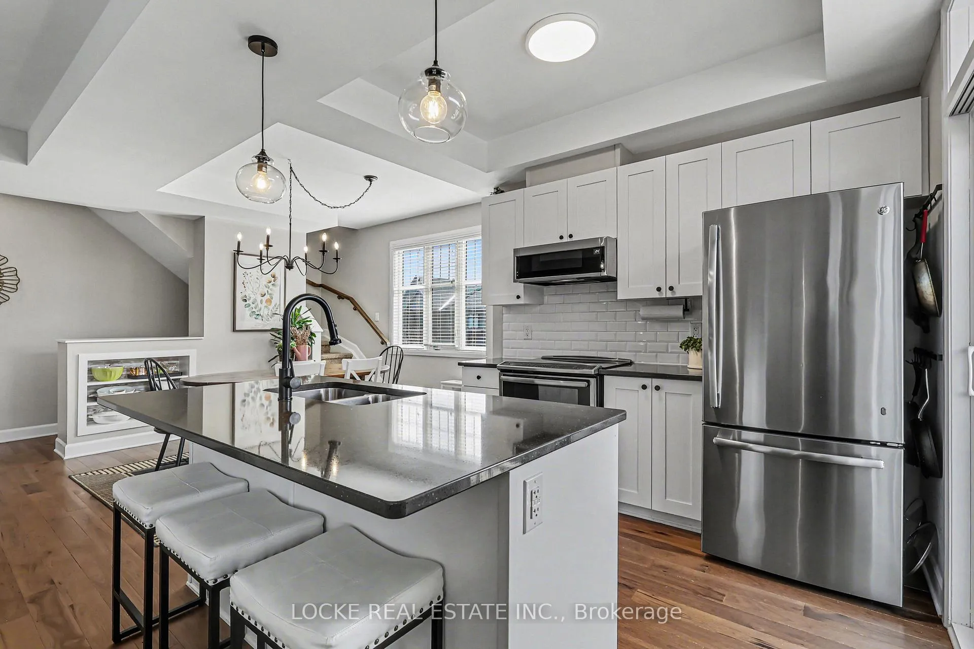 Photo 17 of 301 Citrine Street, Ottawa, Avalon West — HOMEH