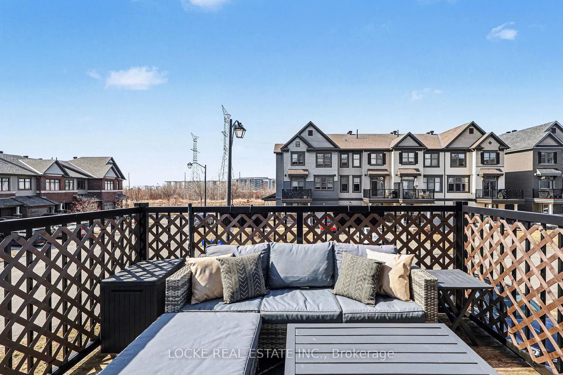 Photo 18 of 301 Citrine Street, Ottawa, Avalon West — HOMEH