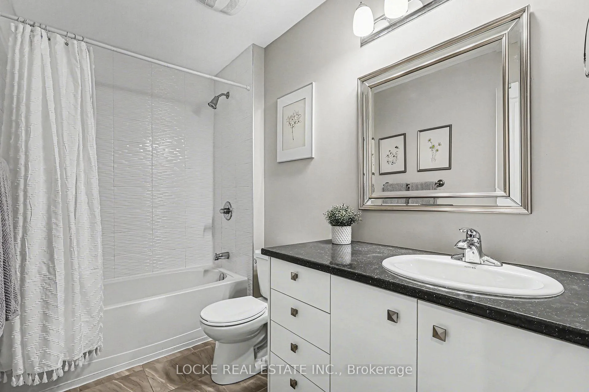 Photo 29 of 301 Citrine Street, Ottawa, Avalon West — HOMEH