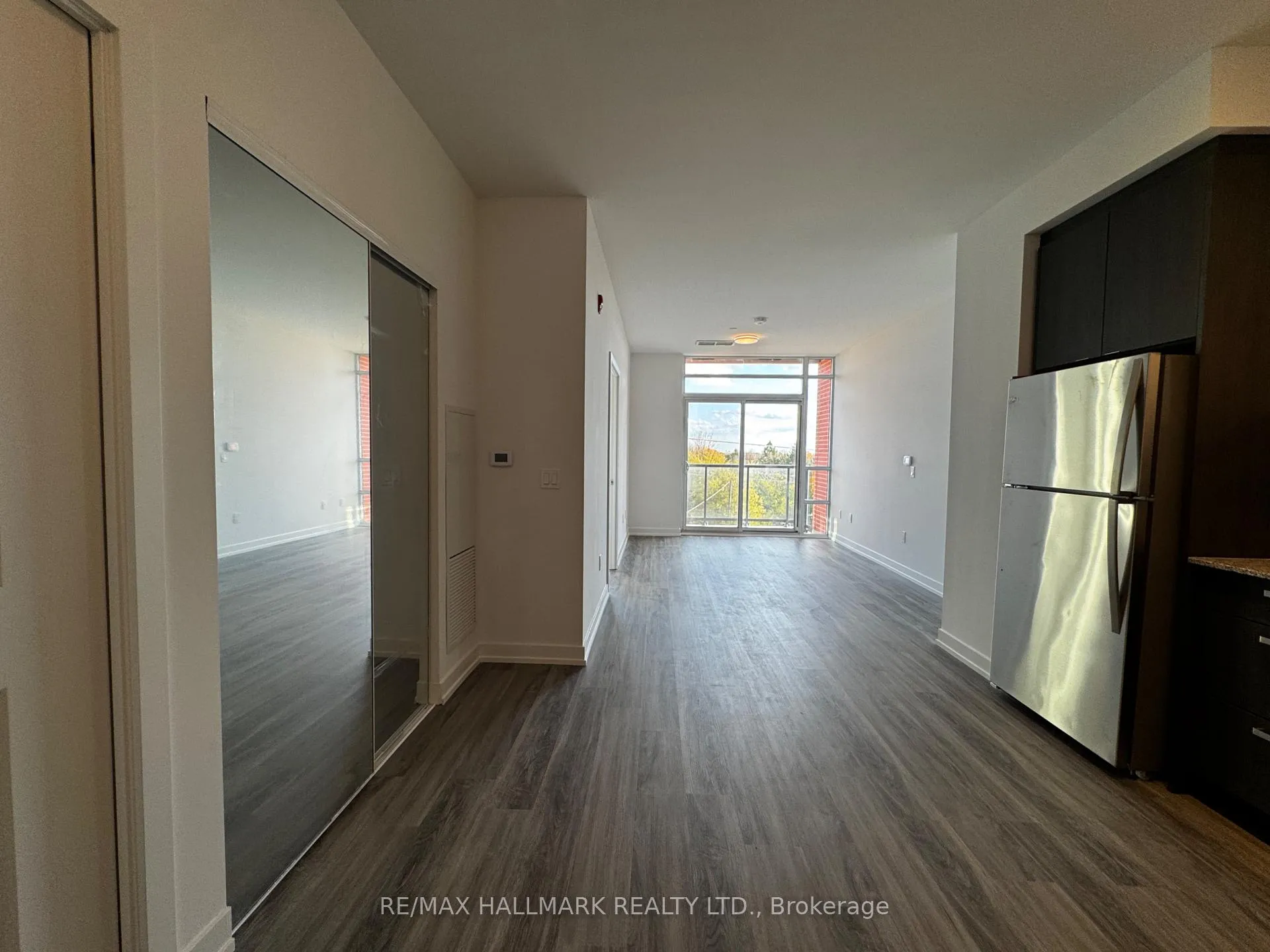 Photo 5 of Unit 513, 1010 Dundas Street E, Whitby, Pringle Creek — HOMEH