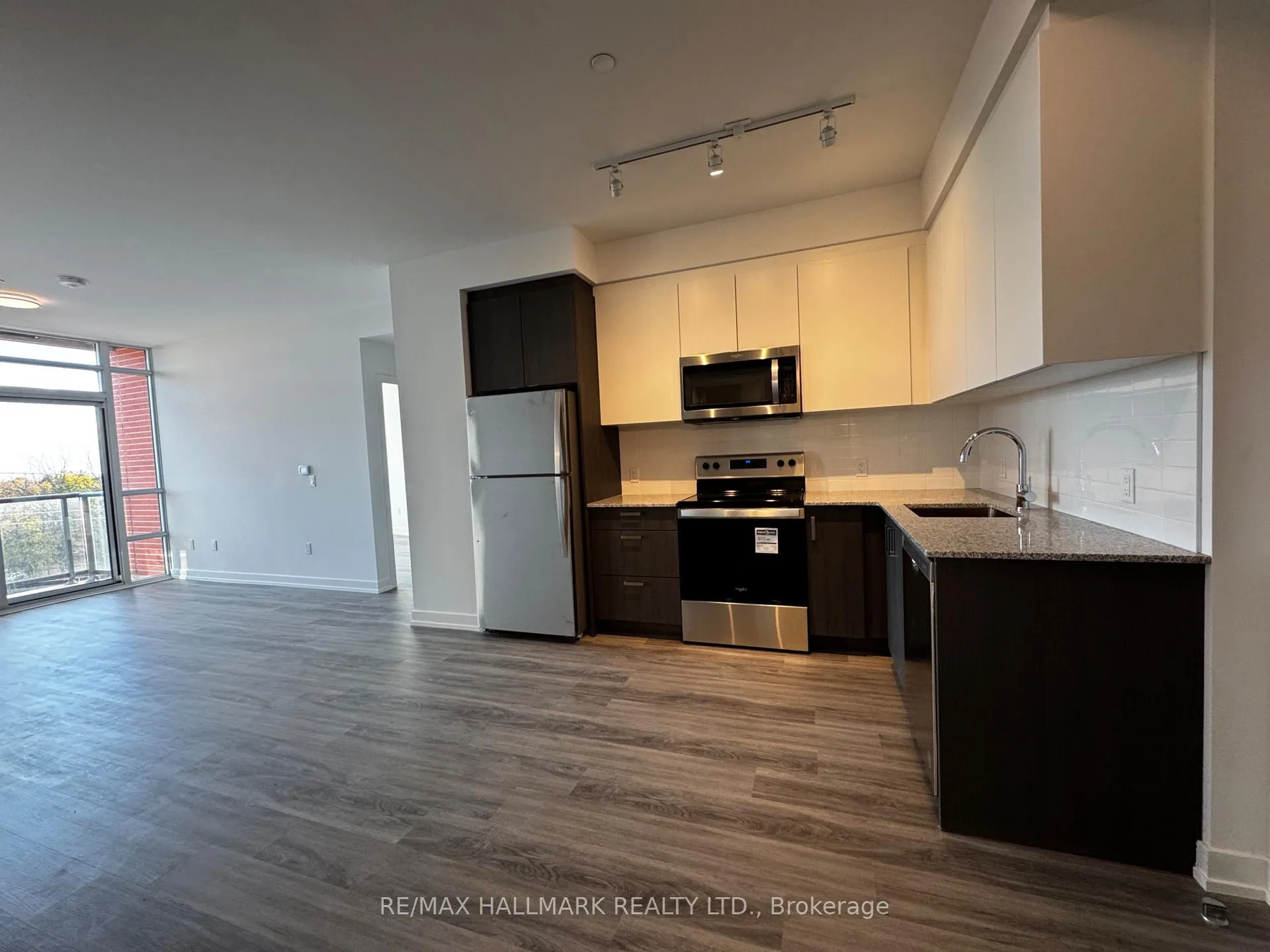 Photo 13 of Unit 513, 1010 Dundas Street E, Whitby, Pringle Creek — HOMEH