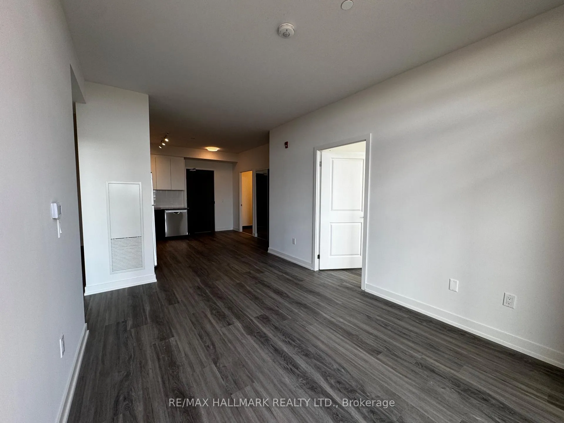 Photo 16 of Unit 513, 1010 Dundas Street E, Whitby, Pringle Creek — HOMEH