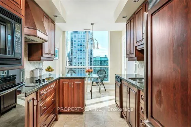 Photo 2 of Unit 1703, 10 Bellair Street, Toronto, The Annex — HOMEH
