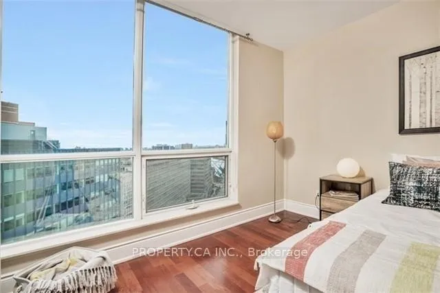 Photo 10 of Unit 1703, 10 Bellair Street, Toronto, The Annex — HOMEH