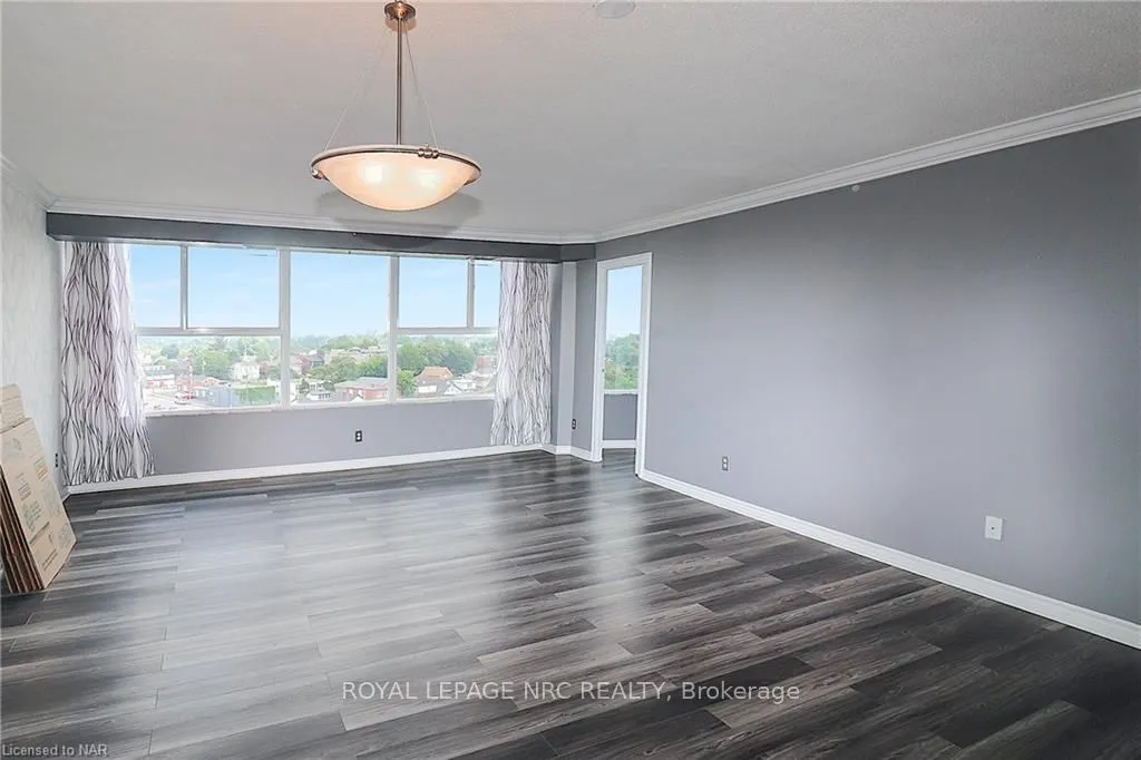 Front of Unit 902, 7 Gale Crescent