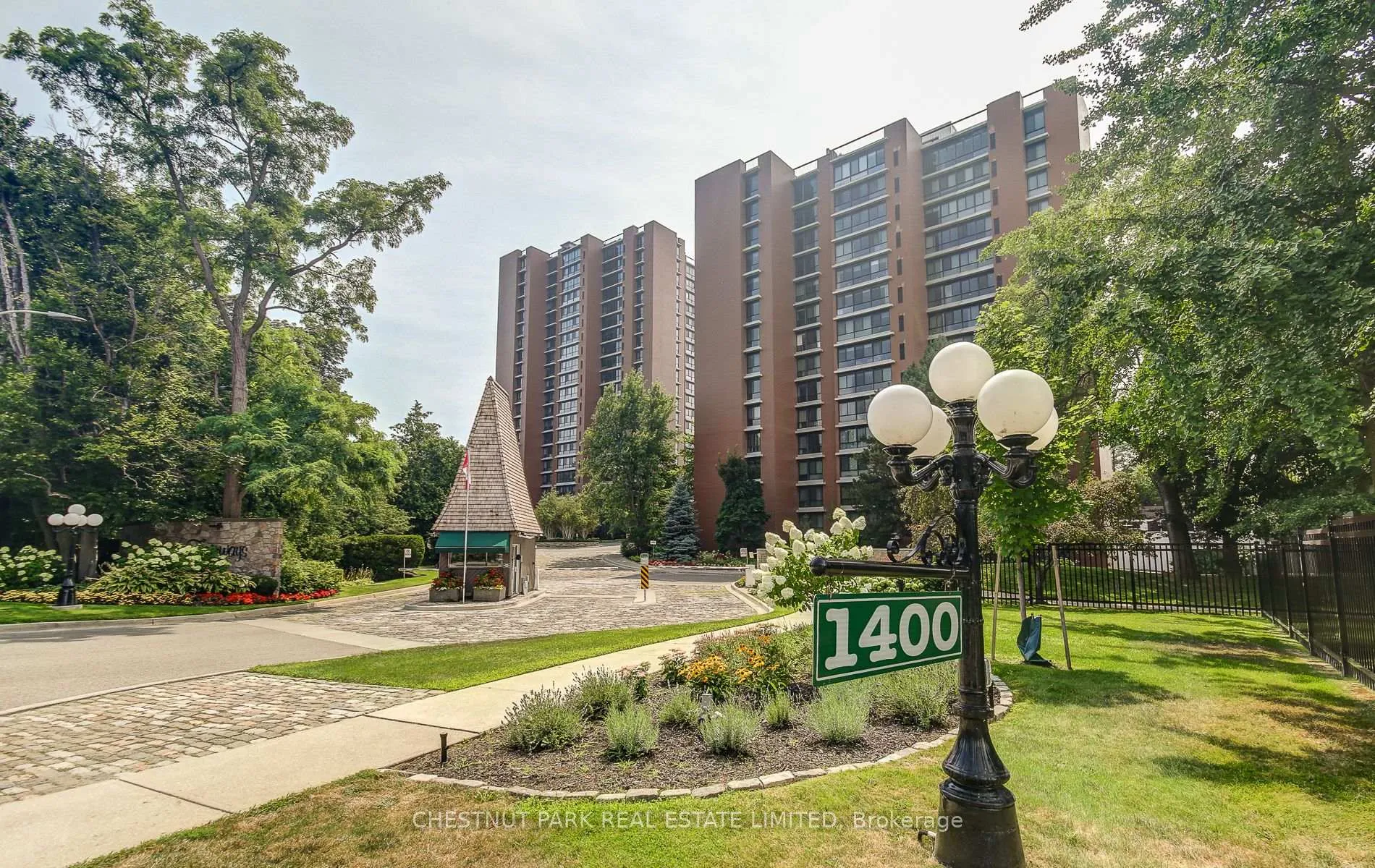 Front of Unit 609, 1400 Dixie Road