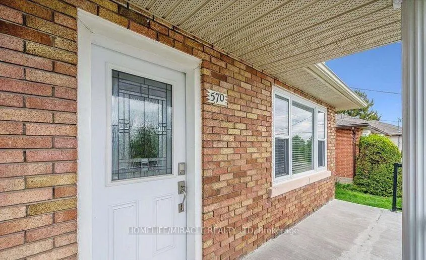 Photo 5 of 570 Victoria Street S, Kitchener, Victoria Hills — HOMEH