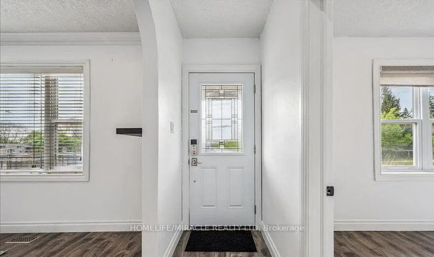 Photo 6 of 570 Victoria Street S, Kitchener, Victoria Hills — HOMEH