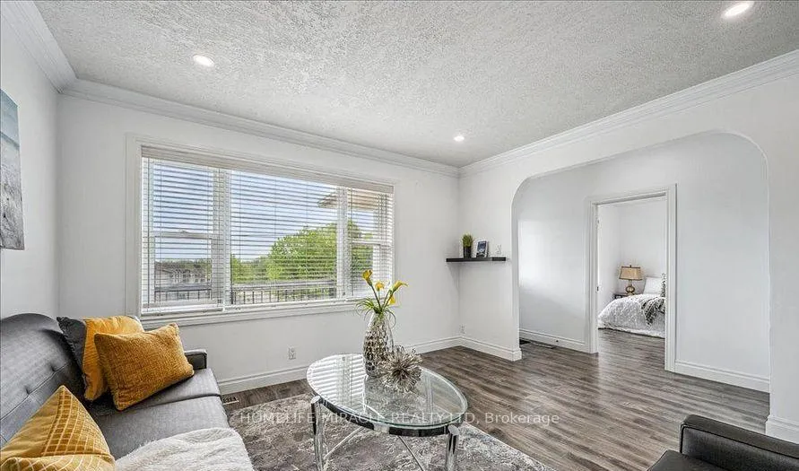 Photo 8 of 570 Victoria Street S, Kitchener, Victoria Hills — HOMEH