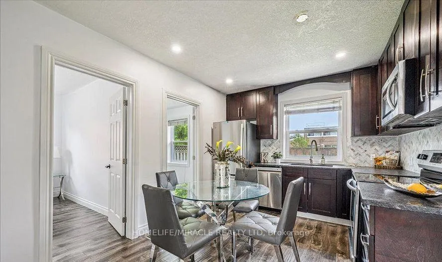 Photo 12 of 570 Victoria Street S, Kitchener, Victoria Hills — HOMEH