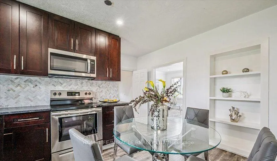 Photo 13 of 570 Victoria Street S, Kitchener, Victoria Hills — HOMEH