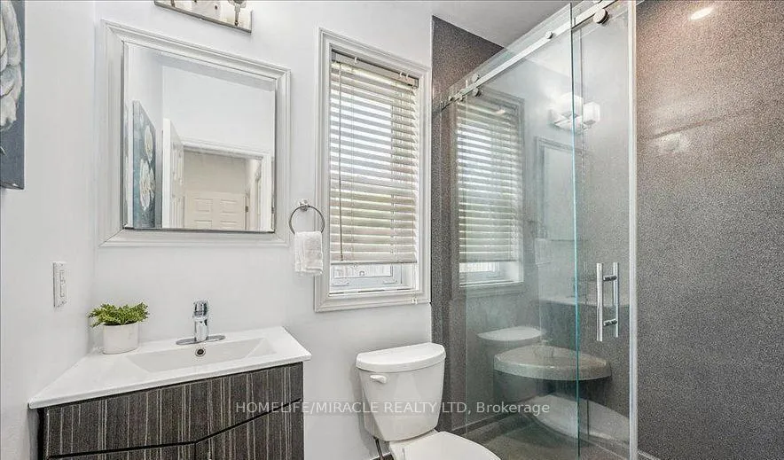Photo 14 of 570 Victoria Street S, Kitchener, Victoria Hills — HOMEH