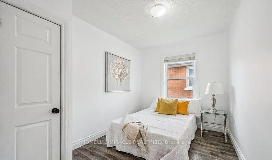 Photo 15 of 570 Victoria Street S, Kitchener, Victoria Hills — HOMEH