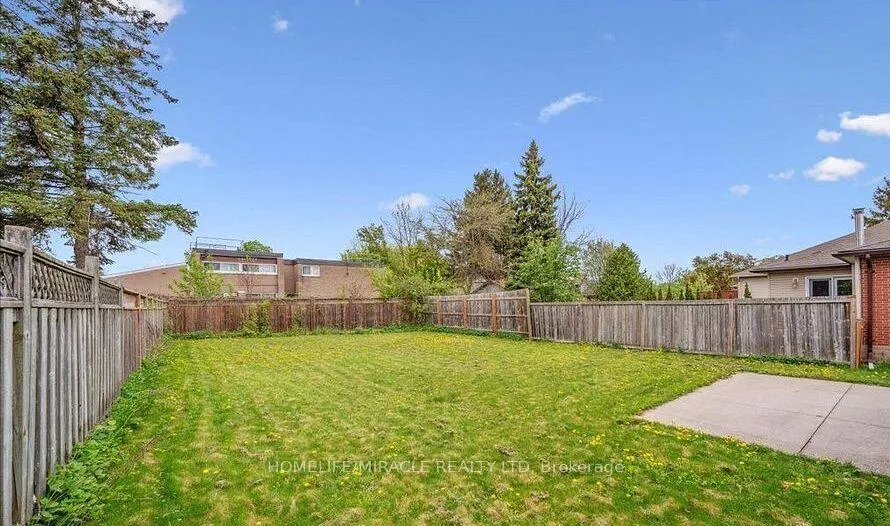 Photo 16 of 570 Victoria Street S, Kitchener, Victoria Hills — HOMEH