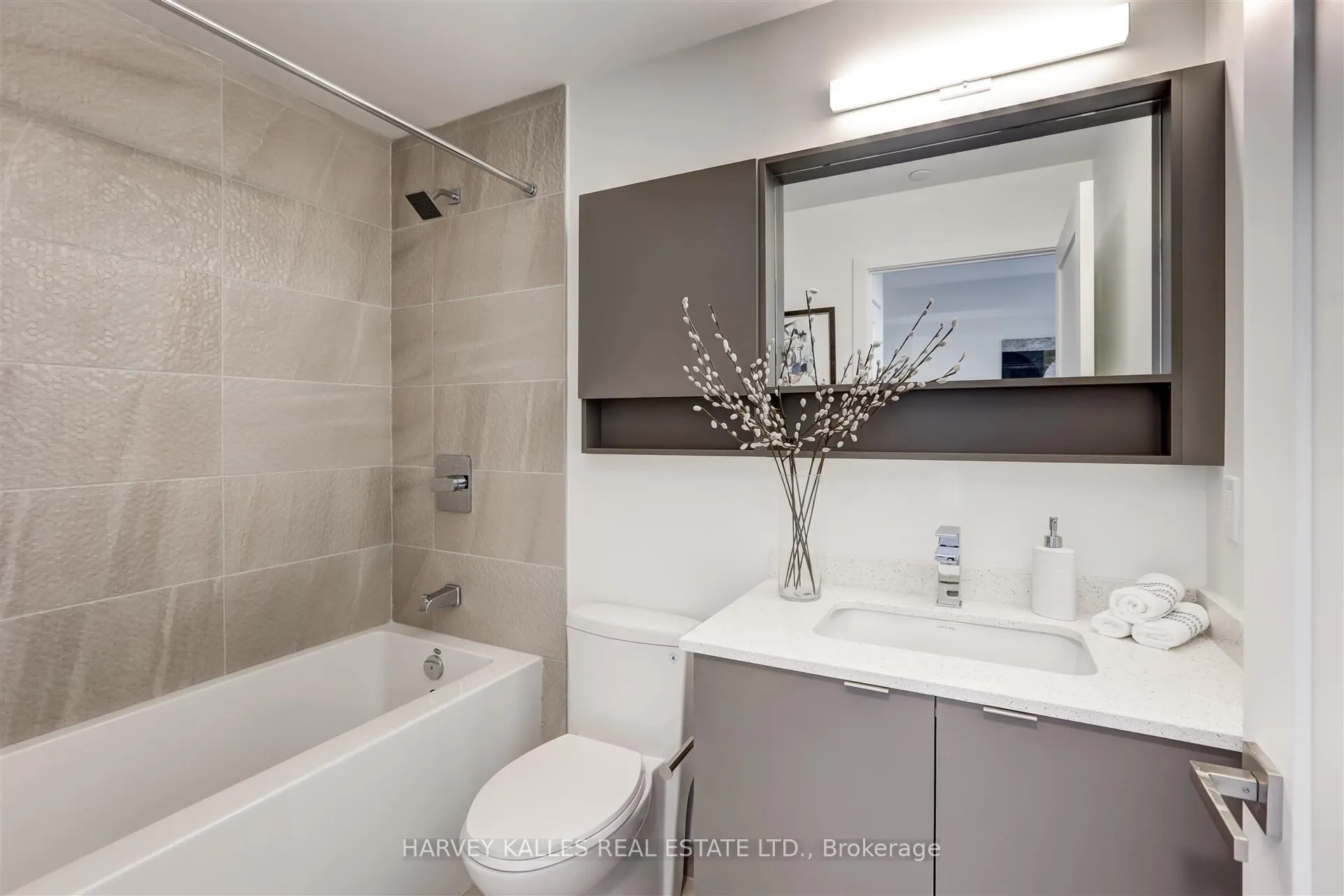 Photo 48 of Unit 510, 415 Main Street, Hamilton, Kirkendall — HOMEH