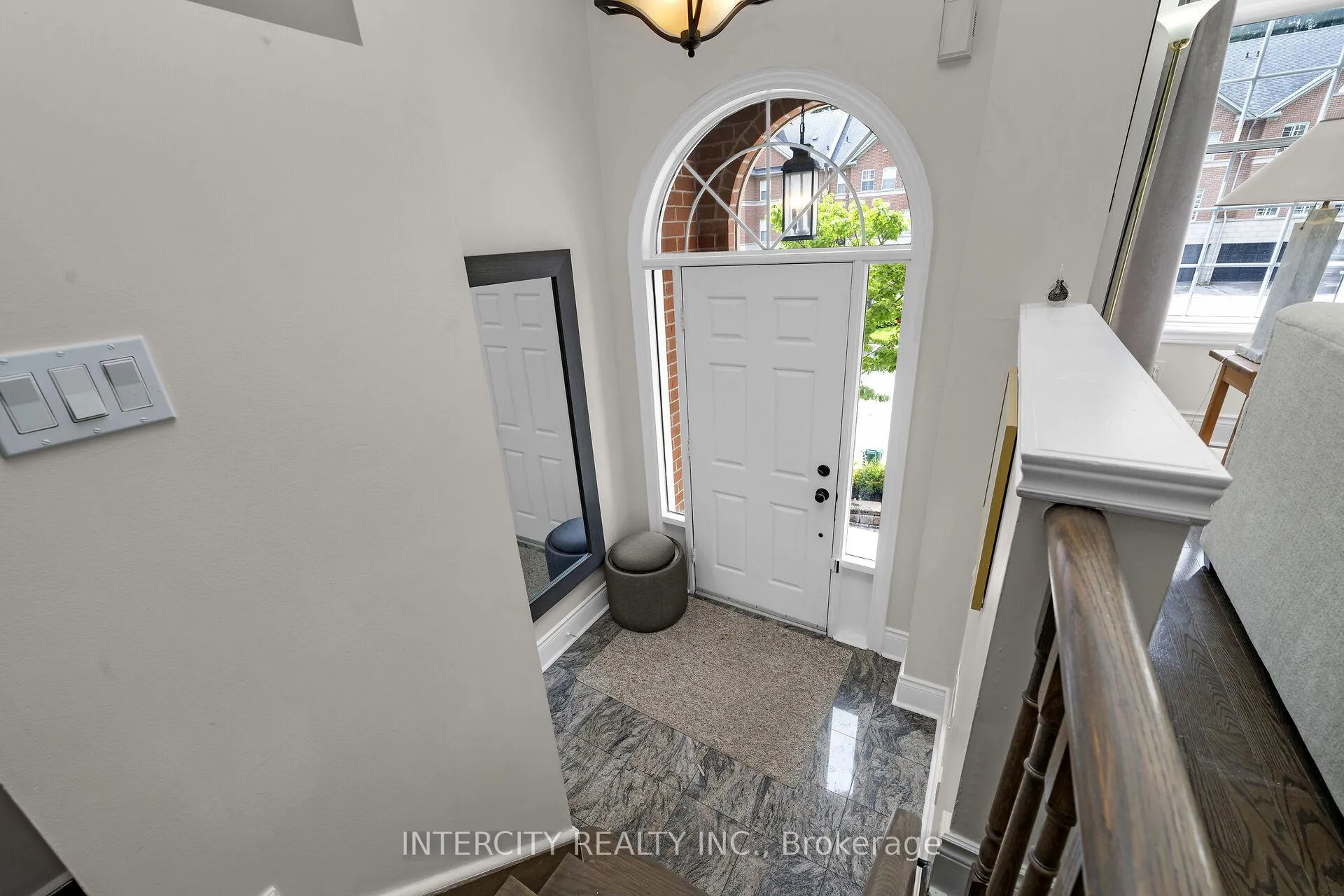 Photo 4 of Unit 19, 8038 Yonge Street, Vaughan, Uplands — HOMEH