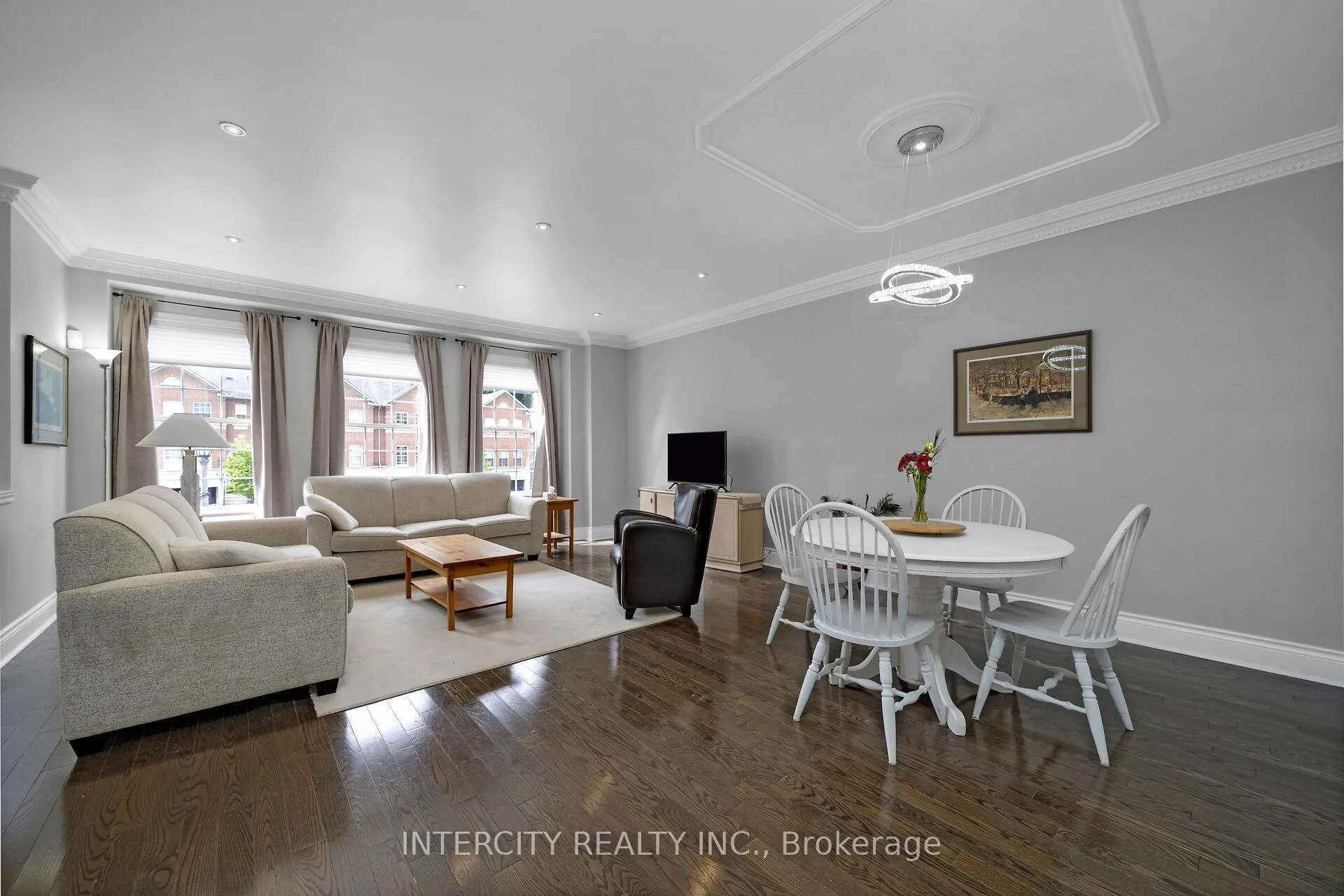 Photo 7 of Unit 19, 8038 Yonge Street, Vaughan, Uplands — HOMEH