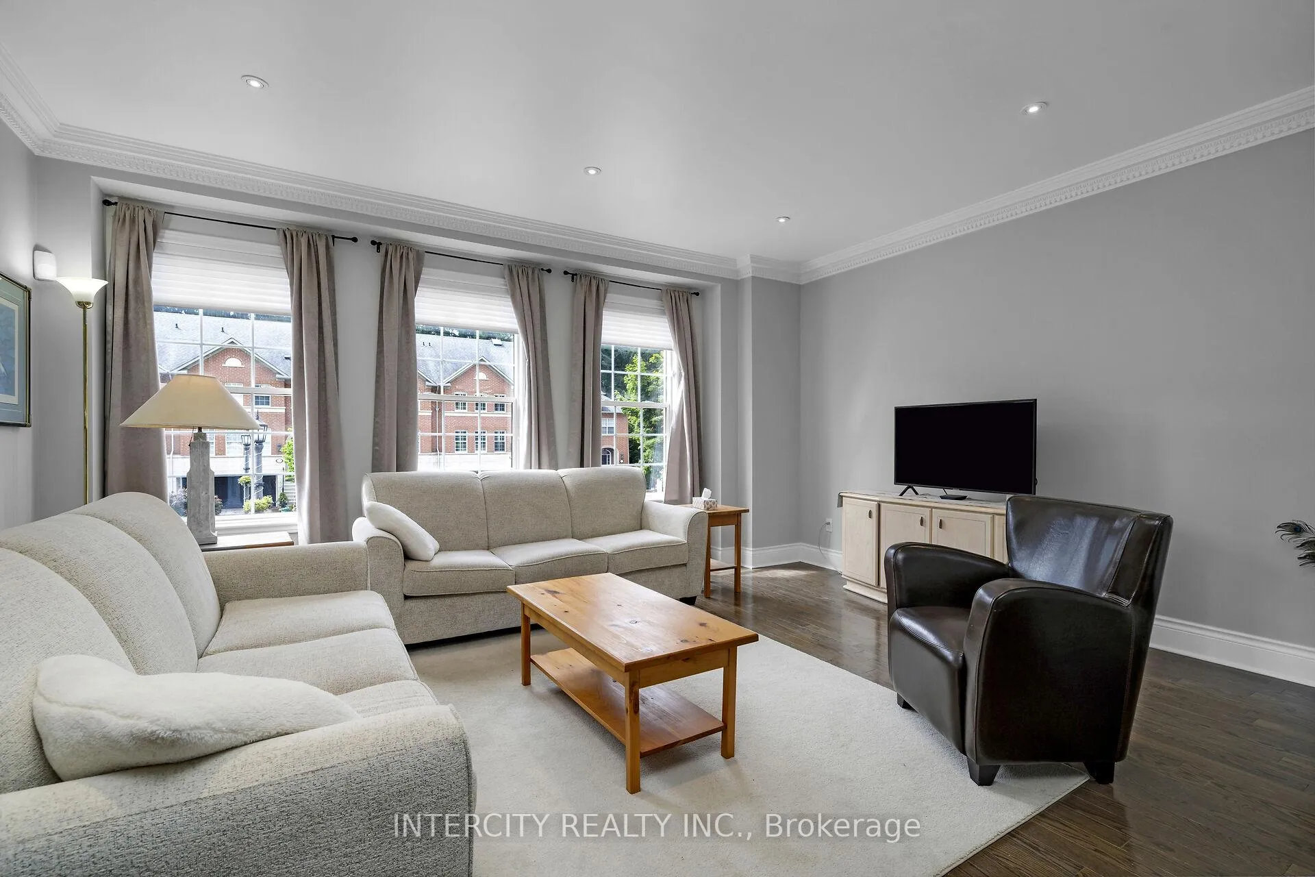 Photo 8 of Unit 19, 8038 Yonge Street, Vaughan, Uplands — HOMEH