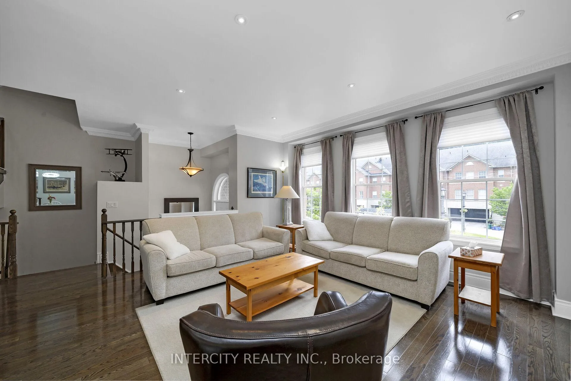 Photo 9 of Unit 19, 8038 Yonge Street, Vaughan, Uplands — HOMEH