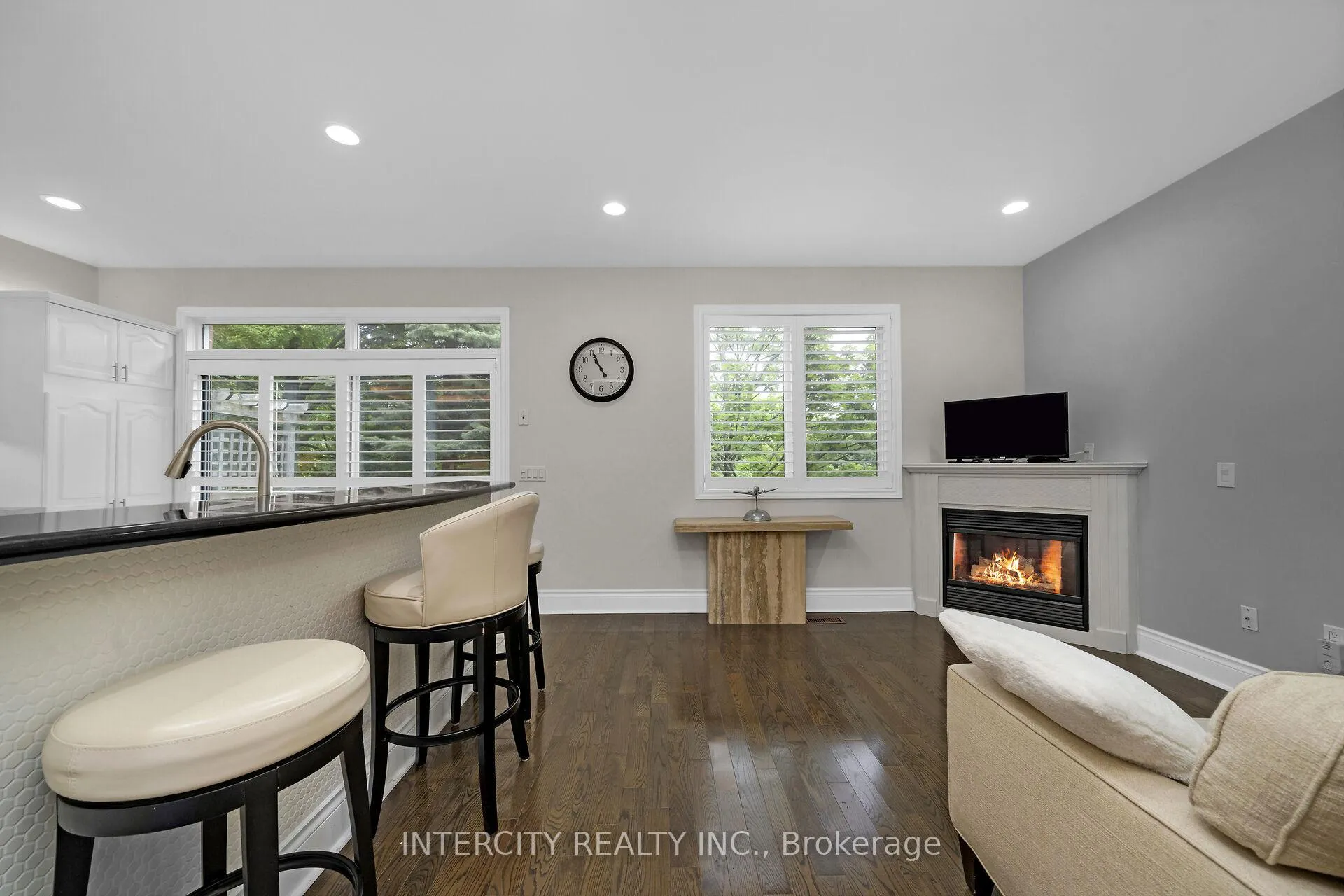 Photo 12 of Unit 19, 8038 Yonge Street, Vaughan, Uplands — HOMEH