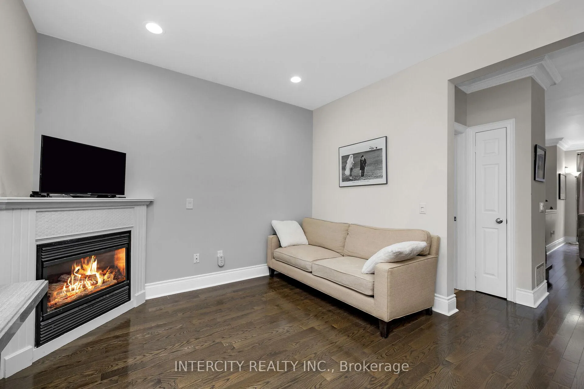 Photo 14 of Unit 19, 8038 Yonge Street, Vaughan, Uplands — HOMEH
