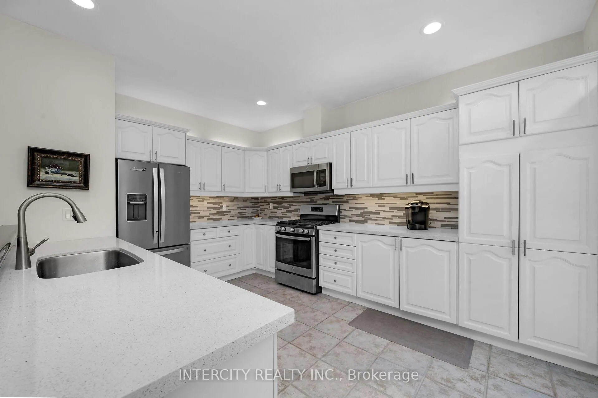 Photo 16 of Unit 19, 8038 Yonge Street, Vaughan, Uplands — HOMEH