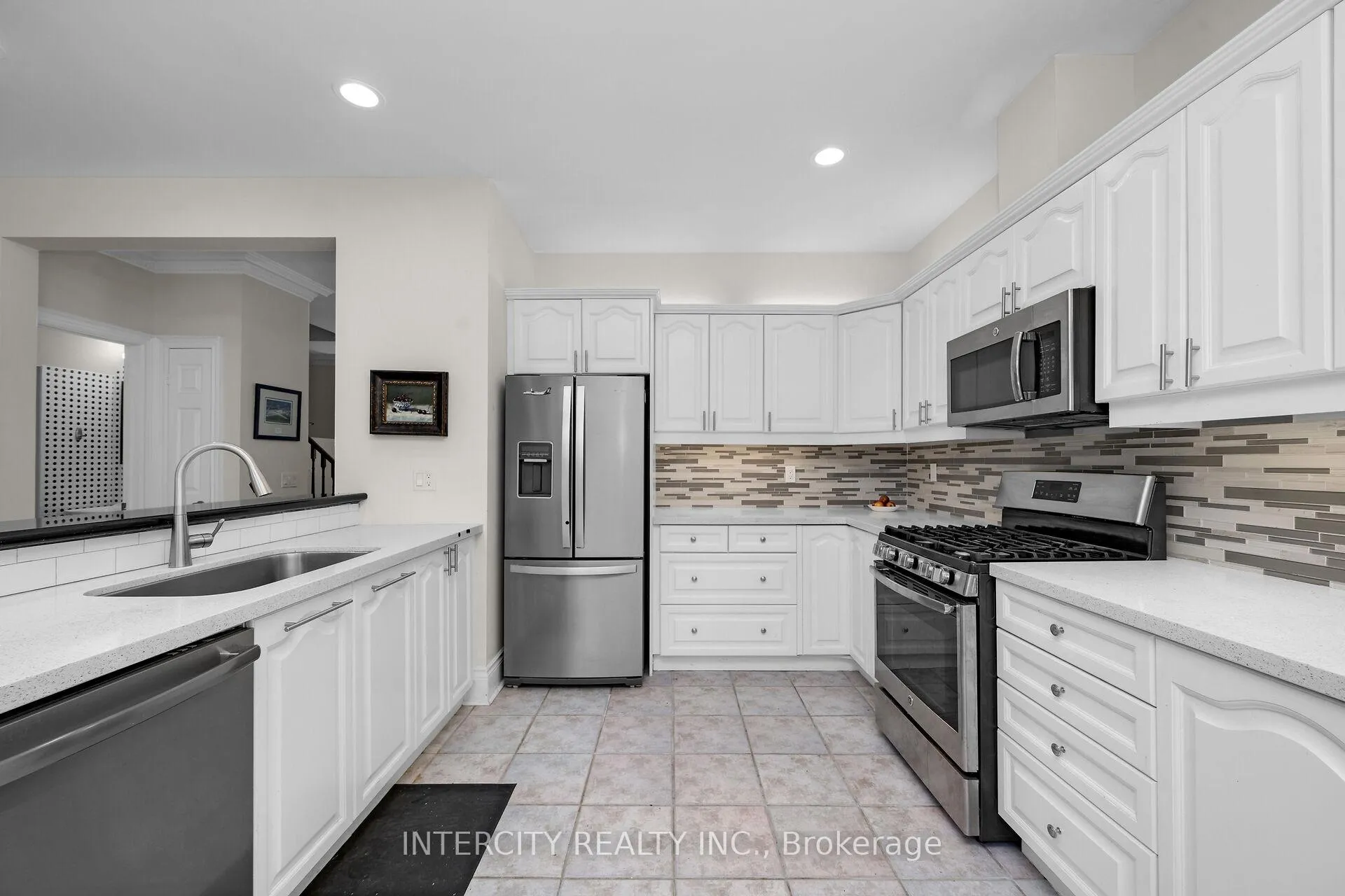 Photo 18 of Unit 19, 8038 Yonge Street, Vaughan, Uplands — HOMEH