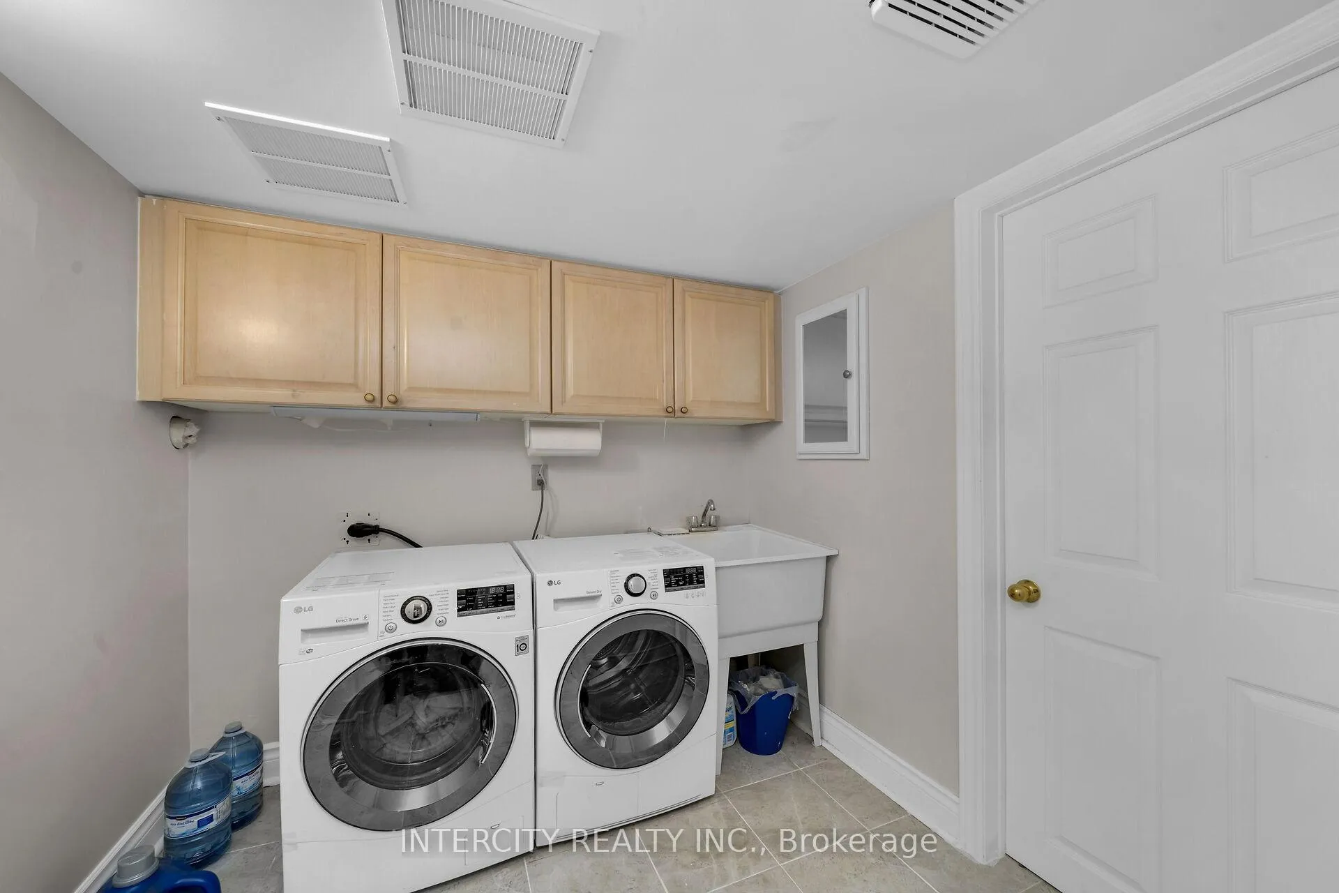 Photo 38 of Unit 19, 8038 Yonge Street, Vaughan, Uplands — HOMEH