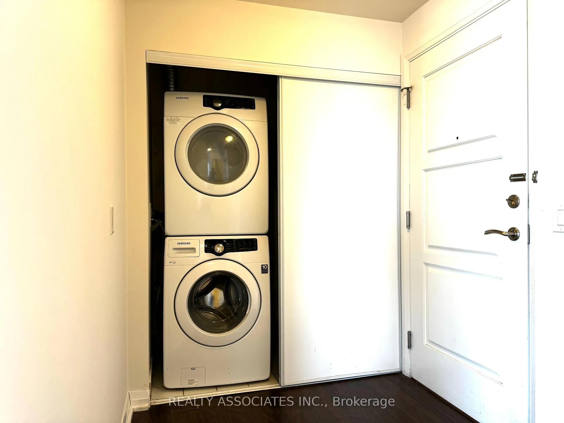 Photo 5 of Unit 902, 9500 Markham Road, Markham, Wismer — HOMEH