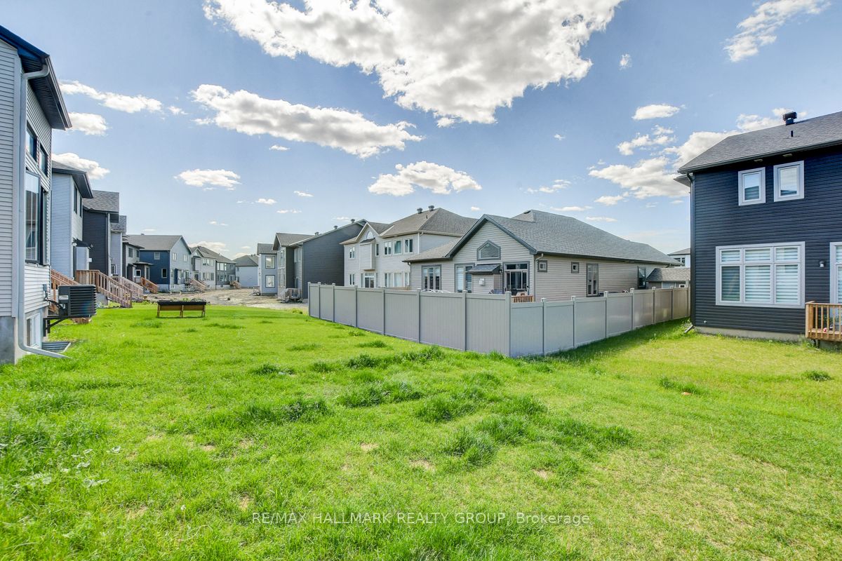 Photo 38 of 927 Omagaki Way, Ottawa, Blossom Park/Kemp Park/Findlay Creek — HOMEH