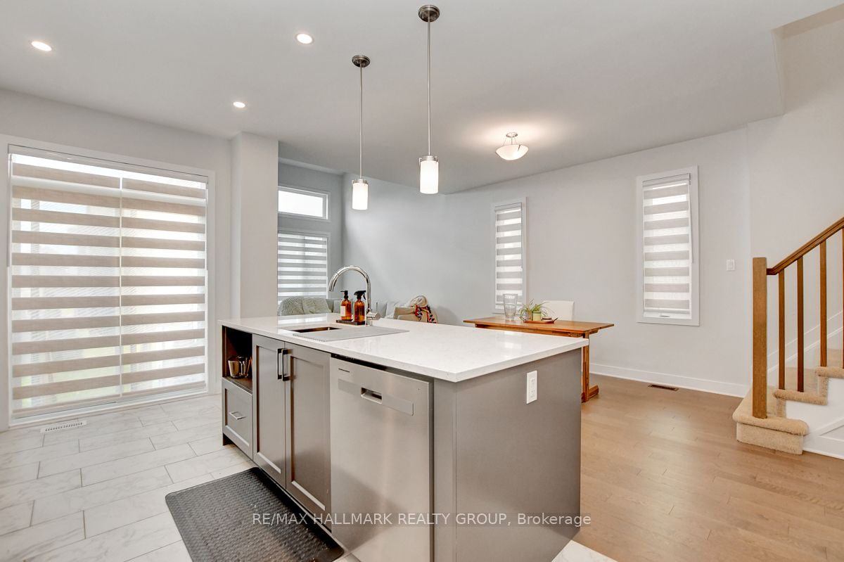 Photo 7 of 927 Omagaki Way, Ottawa, Blossom Park/Kemp Park/Findlay Creek — HOMEH