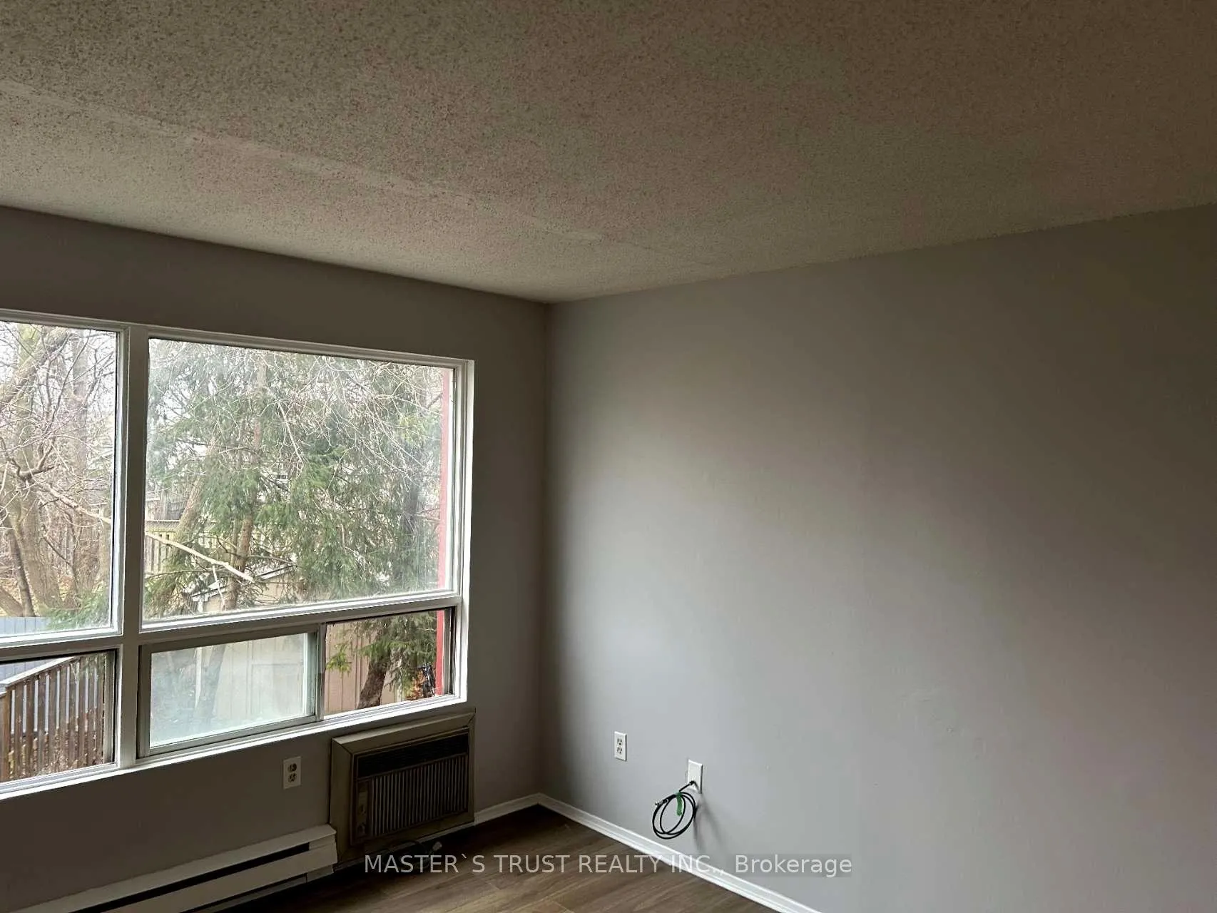 Photo 2 of Unit 203, 837 Simcoe Street S, Oshawa, Lakeview — HOMEH
