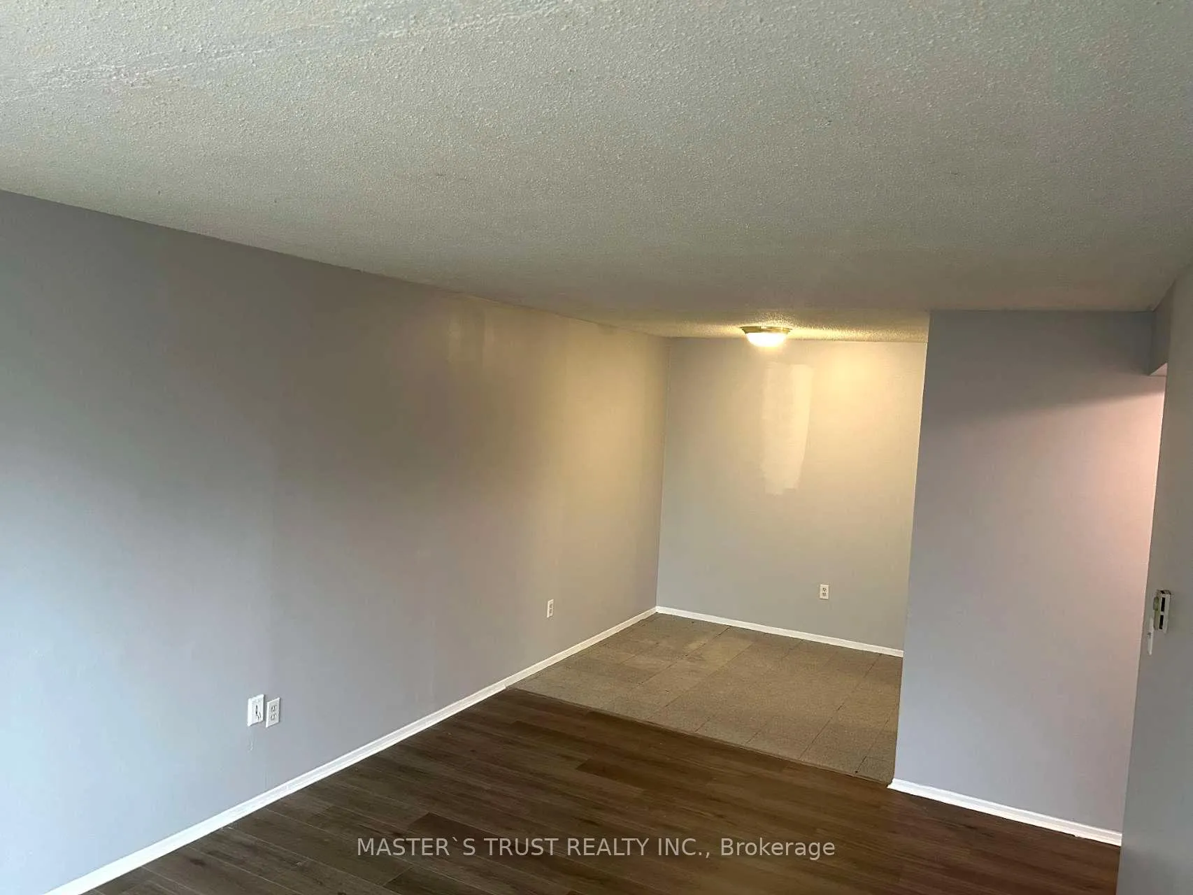 Photo 3 of Unit 203, 837 Simcoe Street S, Oshawa, Lakeview — HOMEH