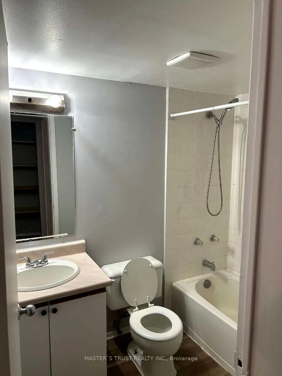 Photo 8 of Unit 203, 837 Simcoe Street S, Oshawa, Lakeview — HOMEH