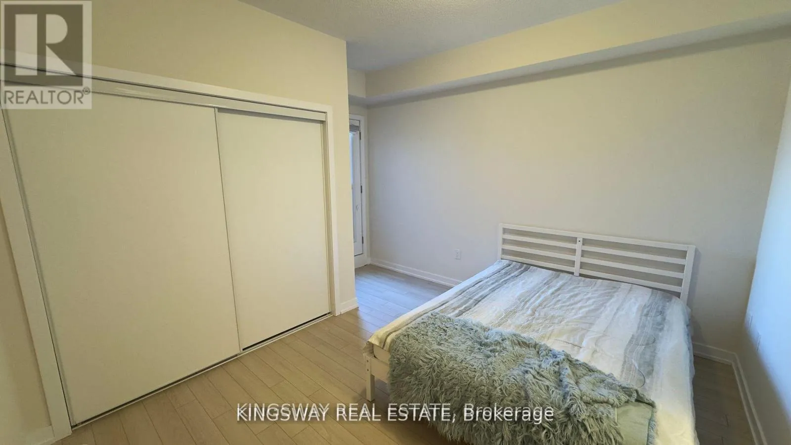 Photo 10 of 7 Chiffon Street, Vaughan, Steeles West Industrial — HOMEH