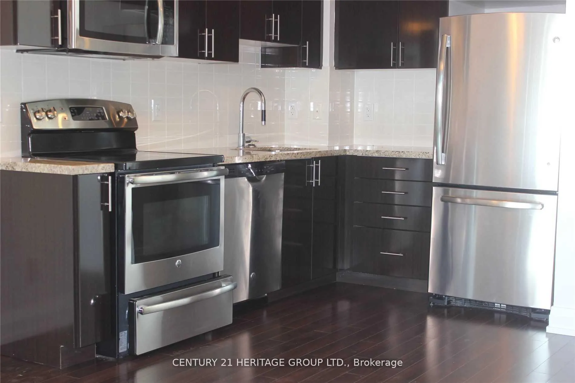 Photo 7 of Unit 721, 7167 Yonge Street, Markham, Thornhill — HOMEH