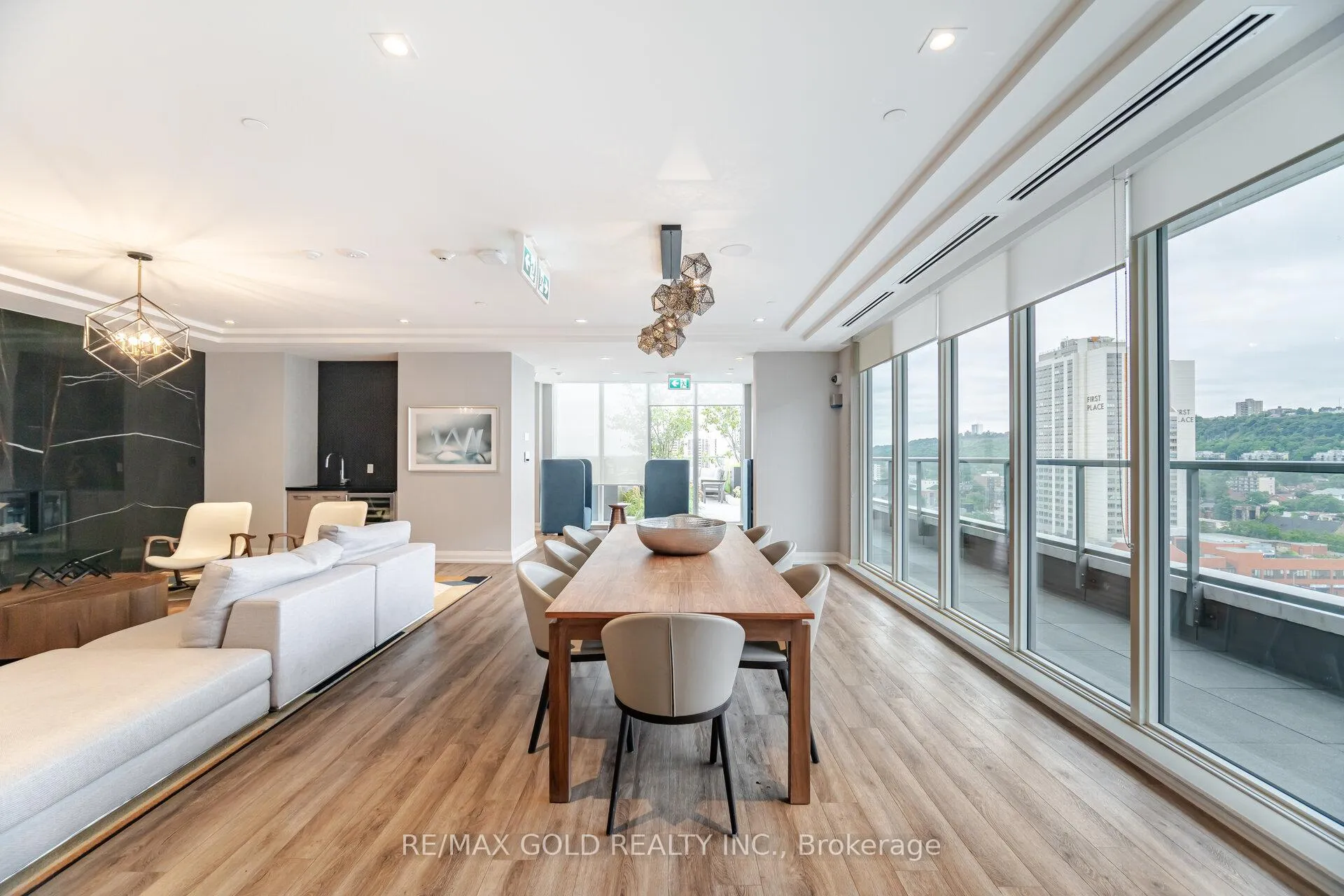 Photo 10 of Unit #915, 212 King William Street, Hamilton, Beasley — HOMEH