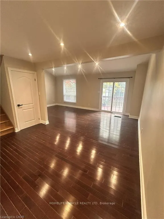 Photo 4 of 49 Ristau Crescent, Kitchener — HOMEH