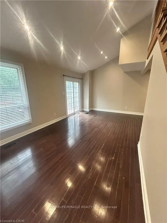 Photo 5 of 49 Ristau Crescent, Kitchener — HOMEH
