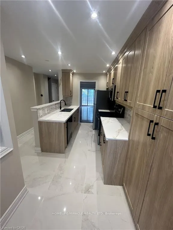 Photo 8 of 49 Ristau Crescent, Kitchener — HOMEH