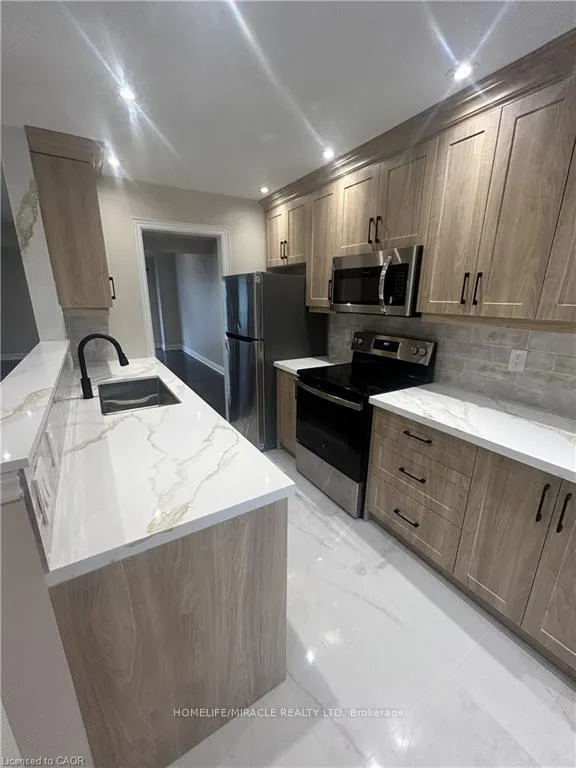 Photo 10 of 49 Ristau Crescent, Kitchener — HOMEH