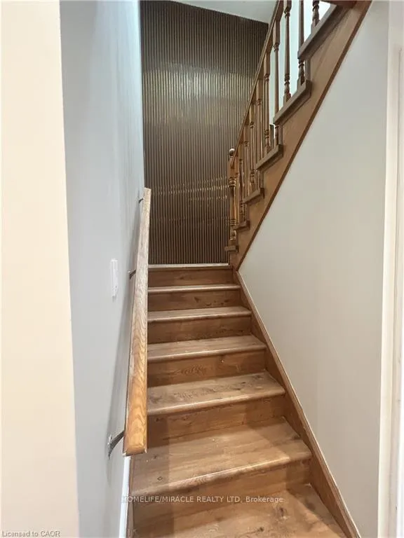 Photo 13 of 49 Ristau Crescent, Kitchener — HOMEH