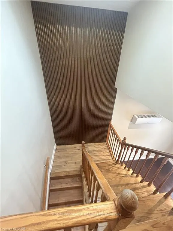 Photo 14 of 49 Ristau Crescent, Kitchener — HOMEH