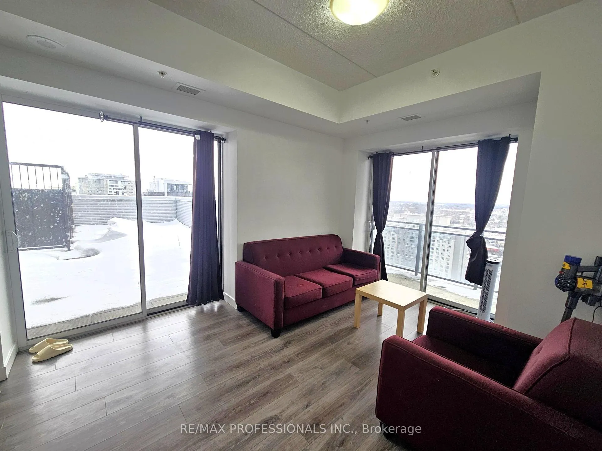 Front of Unit 2103, 318 Spruce Street